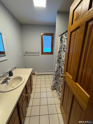 17 Tibbets Road, Seymour, CT 06483