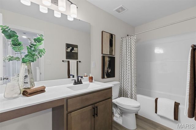 217 Bottlebrush Grove Court, Cottleville, MO 63304