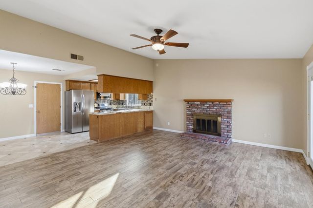 1565 Larry St, Olivehurst, CA 95961