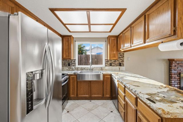 1565 Larry St, Olivehurst, CA 95961