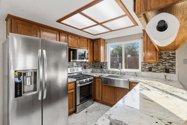 1565 Larry St, Olivehurst, CA 95961