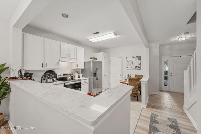 7990 BAYMEADOWS Road E 1705, Jacksonville, FL 32256