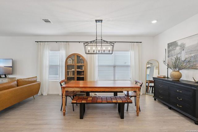 9062 Austin, Seguin, TX 78155