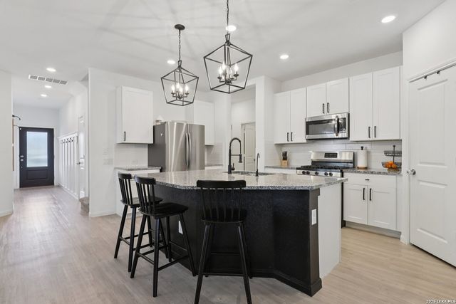 9062 Austin, Seguin, TX 78155