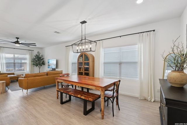 9062 Austin, Seguin, TX 78155