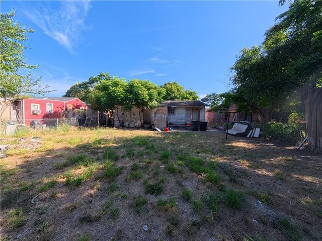 1720 Morris St, Corpus Christi, TX 78401