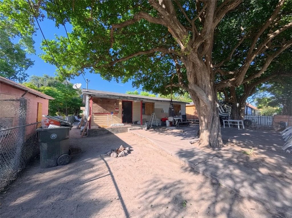 1720 Morris St, Corpus Christi, TX 78401 — photo 2