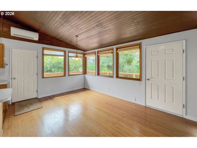 113 RIDGE CREST Rd, Gleneden Beach, OR 97388