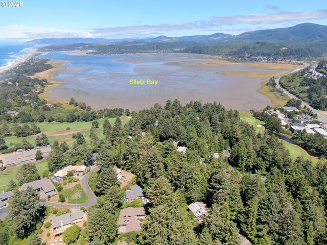 113 RIDGE CREST Rd, Gleneden Beach, OR 97388