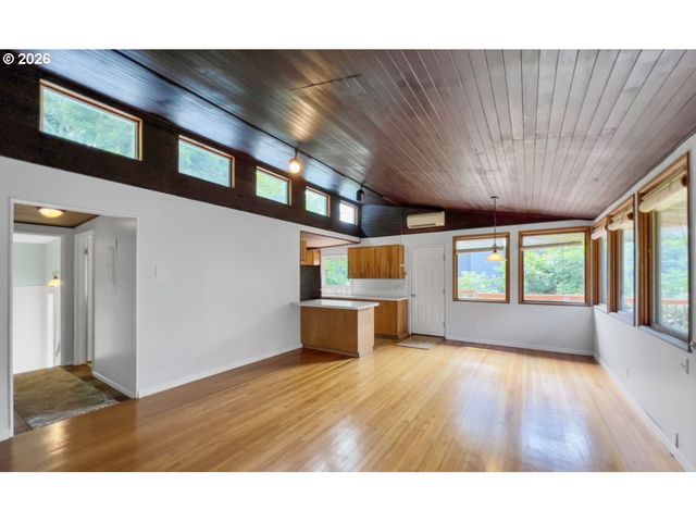 113 RIDGE CREST Rd, Gleneden Beach, OR 97388