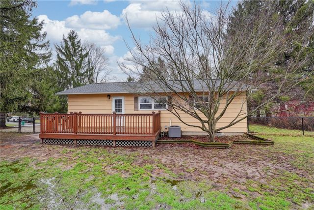 7 Rouge Road, Henrietta, NY 14623