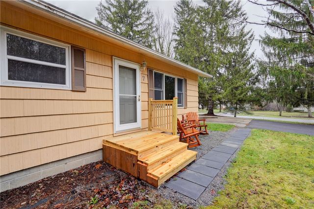 7 Rouge Road, Henrietta, NY 14623