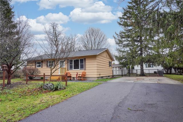 7 Rouge Road, Henrietta, NY 14623