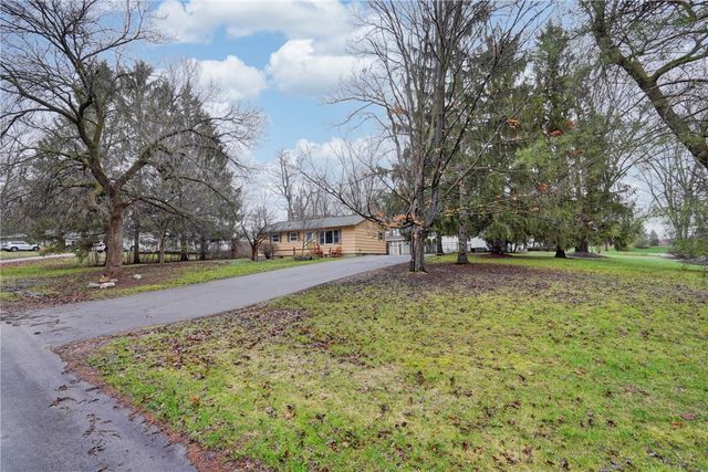 7 Rouge Road, Henrietta, NY 14623