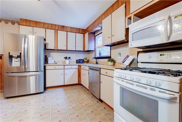 7 Rouge Road, Henrietta, NY 14623