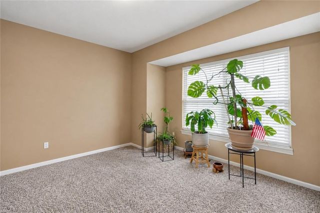 5014 N White Avenue, Kansas City, MO 64119
