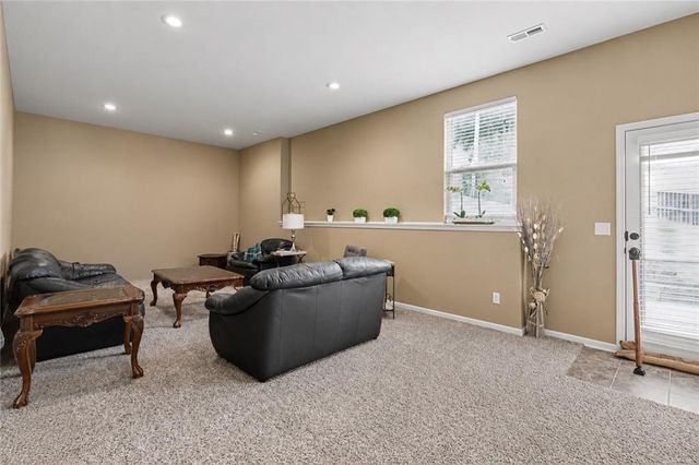 5014 N White Avenue, Kansas City, MO 64119