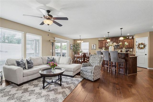 5014 N White Avenue, Kansas City, MO 64119