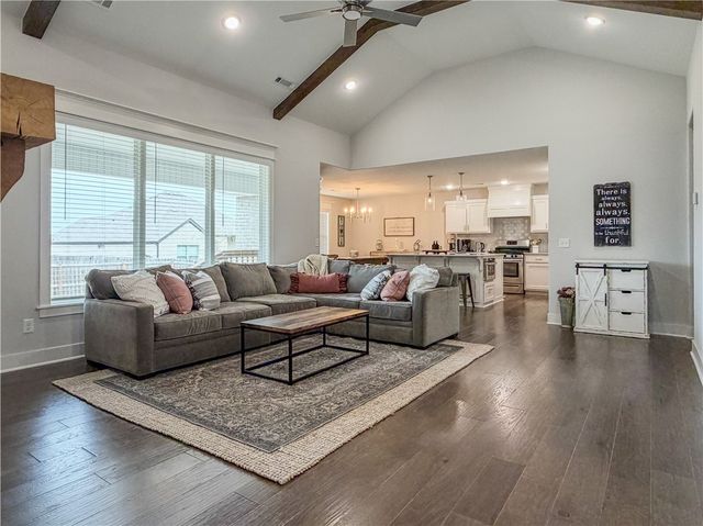 2739 S Angels Road, Fayetteville, AR 72701