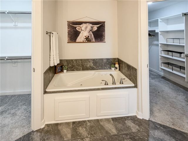 2739 S Angels Road, Fayetteville, AR 72701