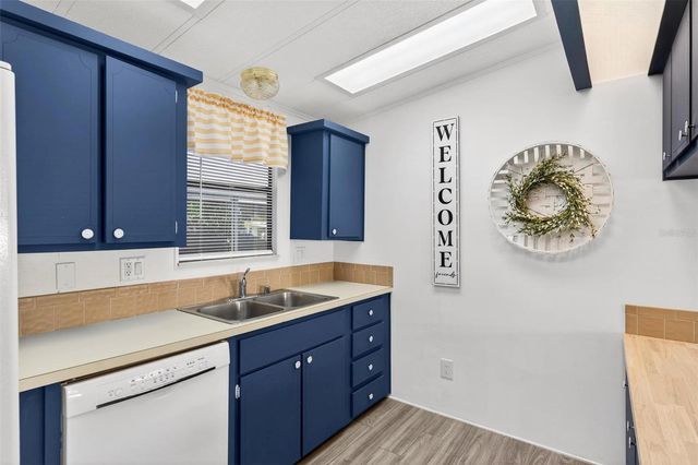 1342 ELKHART CIRCLE, Tavares, FL 32778