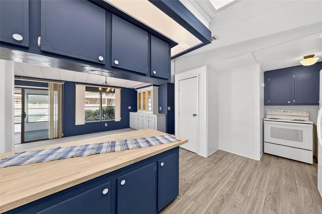 1342 ELKHART CIRCLE, Tavares, FL 32778