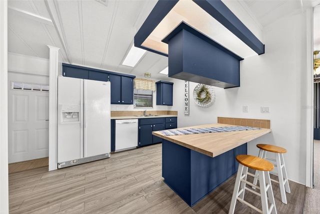 1342 ELKHART CIRCLE, Tavares, FL 32778