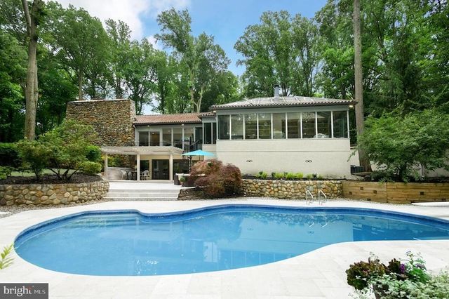 1121 WINDING DR, Cherry Hill, NJ 08003