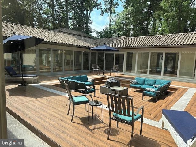 1121 WINDING DR, Cherry Hill, NJ 08003