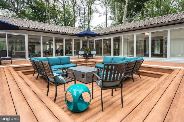 1121 WINDING DR, Cherry Hill, NJ 08003