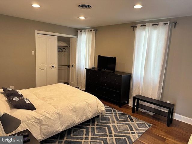 1121 WINDING DR, Cherry Hill, NJ 08003