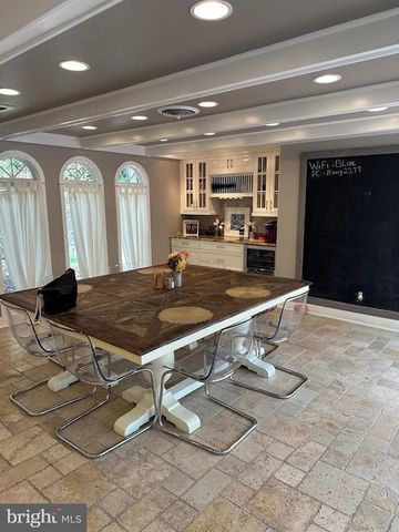 1121 WINDING DR, Cherry Hill, NJ 08003