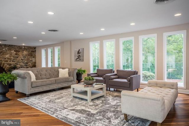 1121 WINDING DR, Cherry Hill, NJ 08003