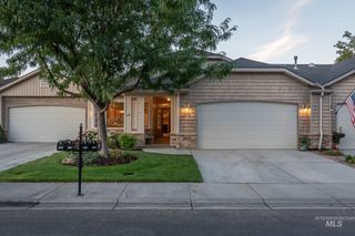 372 S Golden Eagle Ln, Eagle, ID 83616