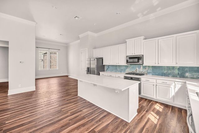 9644 Knight Road, Houston, TX 77045