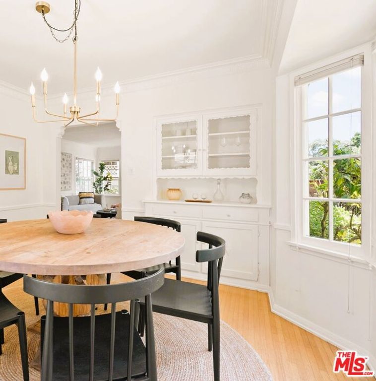 Image 1 of property listing at 2108 Hill Street, Santa Monica, CA 90405