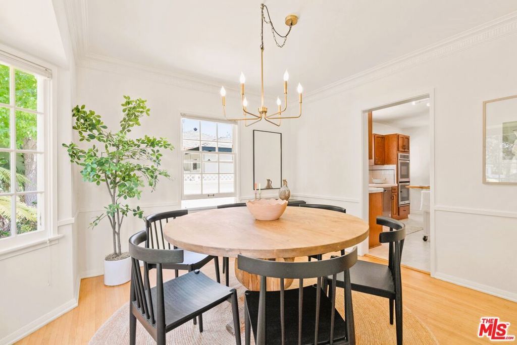 Image 13 of property listing at 2108 Hill Street, Santa Monica, CA 90405