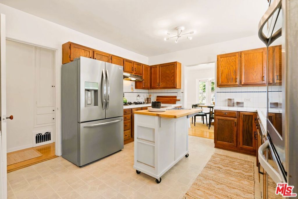 Image 21 of property listing at 2108 Hill Street, Santa Monica, CA 90405