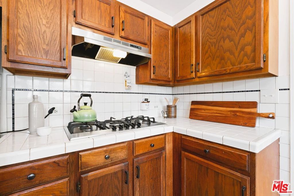 Image 22 of property listing at 2108 Hill Street, Santa Monica, CA 90405