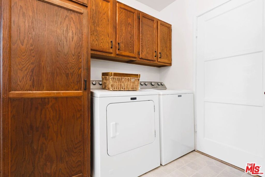 Image 23 of property listing at 2108 Hill Street, Santa Monica, CA 90405