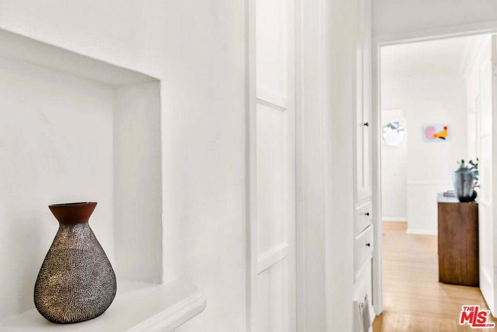 Image 24 of property listing at 2108 Hill Street, Santa Monica, CA 90405