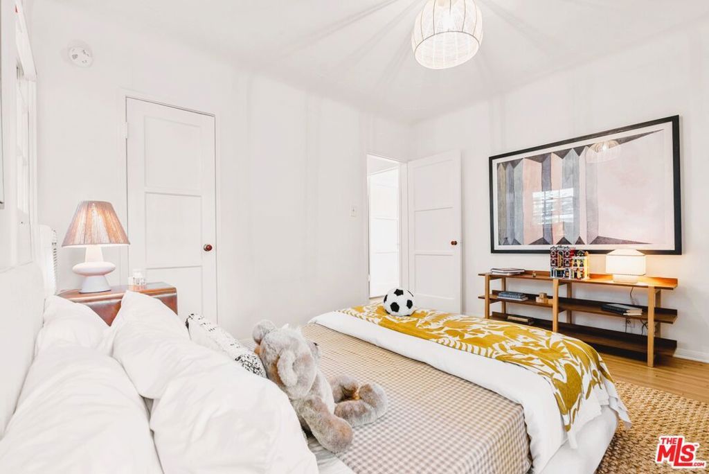 Image 31 of property listing at 2108 Hill Street, Santa Monica, CA 90405