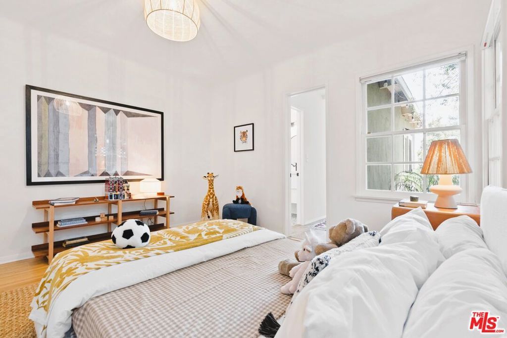 Image 32 of property listing at 2108 Hill Street, Santa Monica, CA 90405