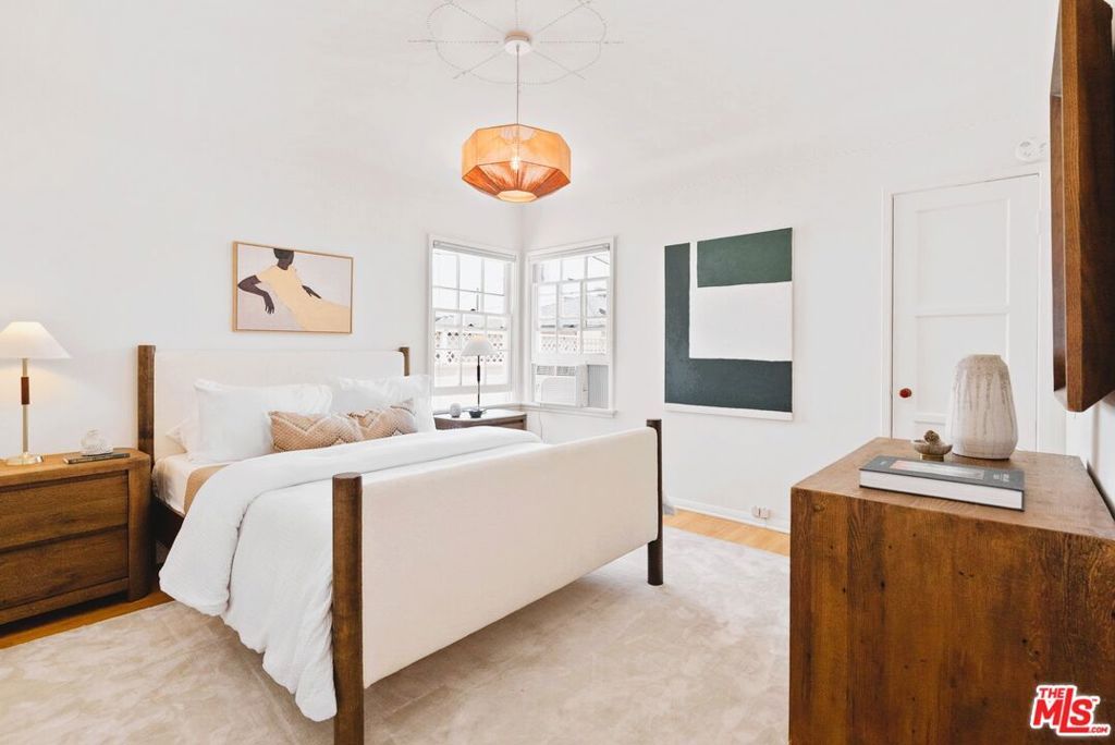 Image 34 of property listing at 2108 Hill Street, Santa Monica, CA 90405