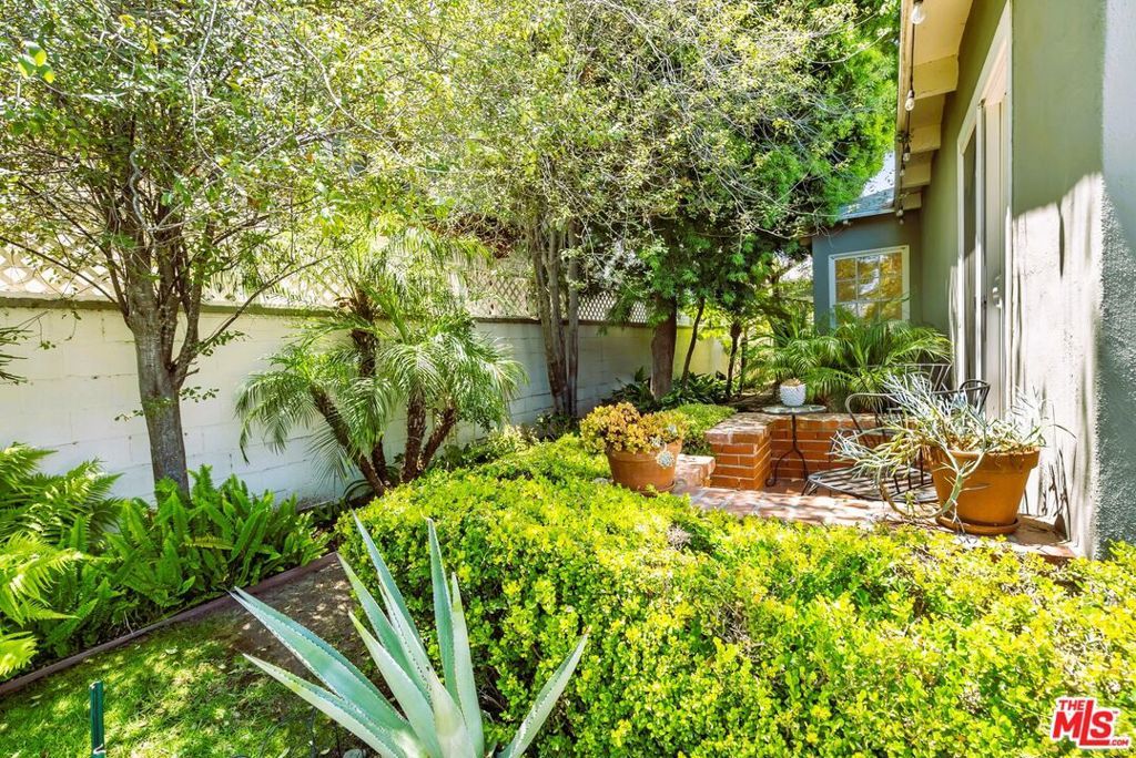 Image 40 of property listing at 2108 Hill Street, Santa Monica, CA 90405