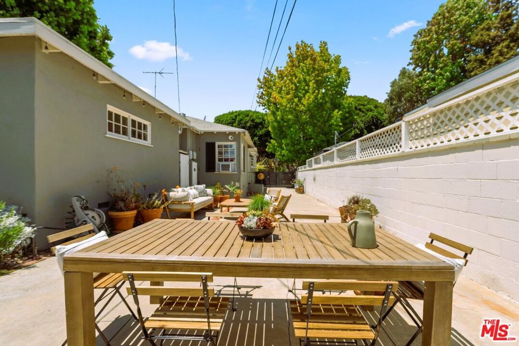 Image 46 of property listing at 2108 Hill Street, Santa Monica, CA 90405