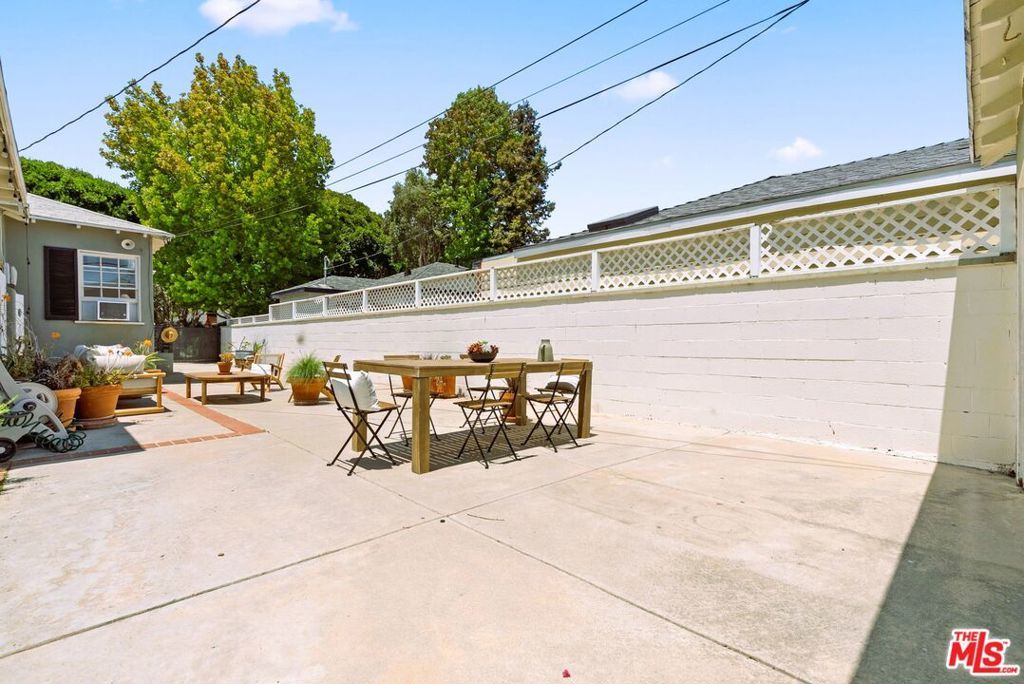 Image 47 of property listing at 2108 Hill Street, Santa Monica, CA 90405