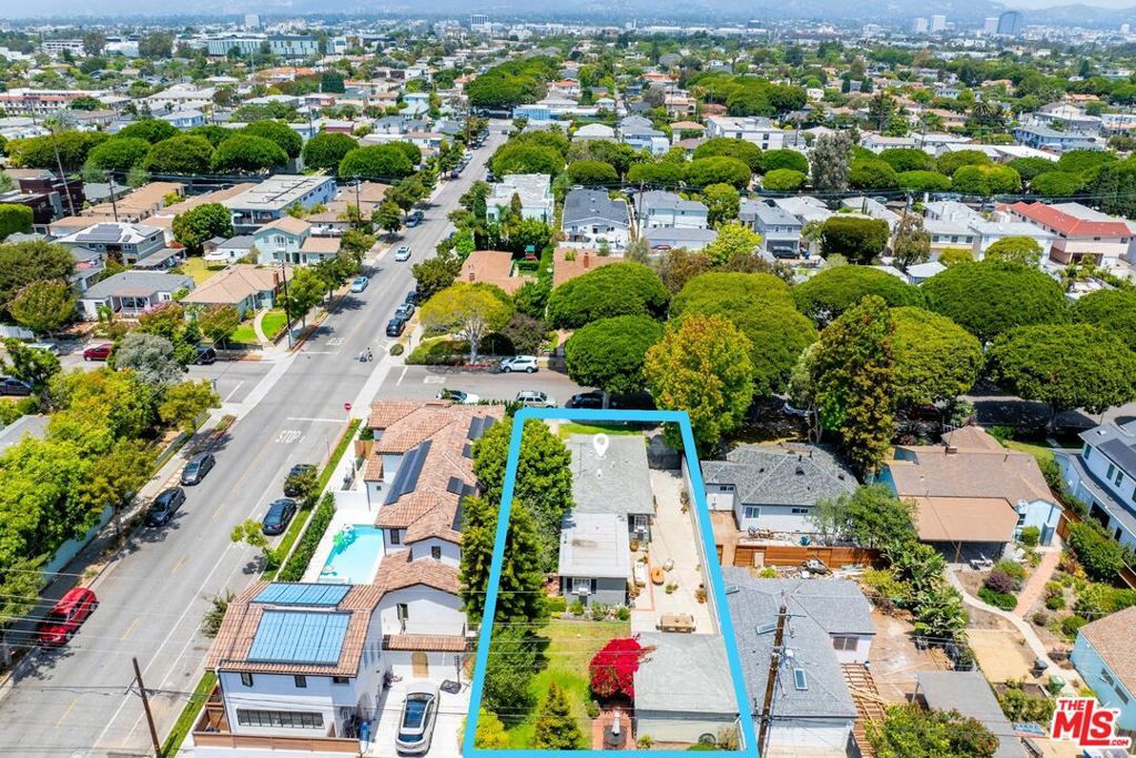 Image 52 of property listing at 2108 Hill Street, Santa Monica, CA 90405