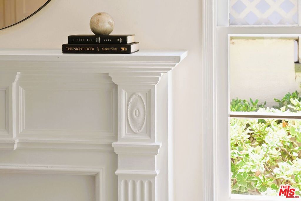 Image 8 of property listing at 2108 Hill Street, Santa Monica, CA 90405