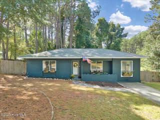 580 W Maine Avenue, Southern Pines, NC 28387